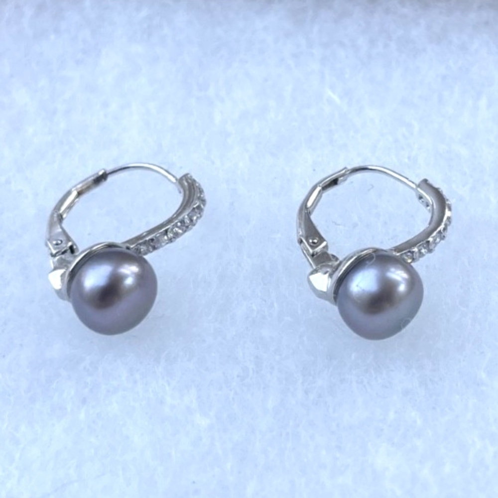 6mm Gray Pearl Leverback Earrings w/ cz - Picture 3 of 6